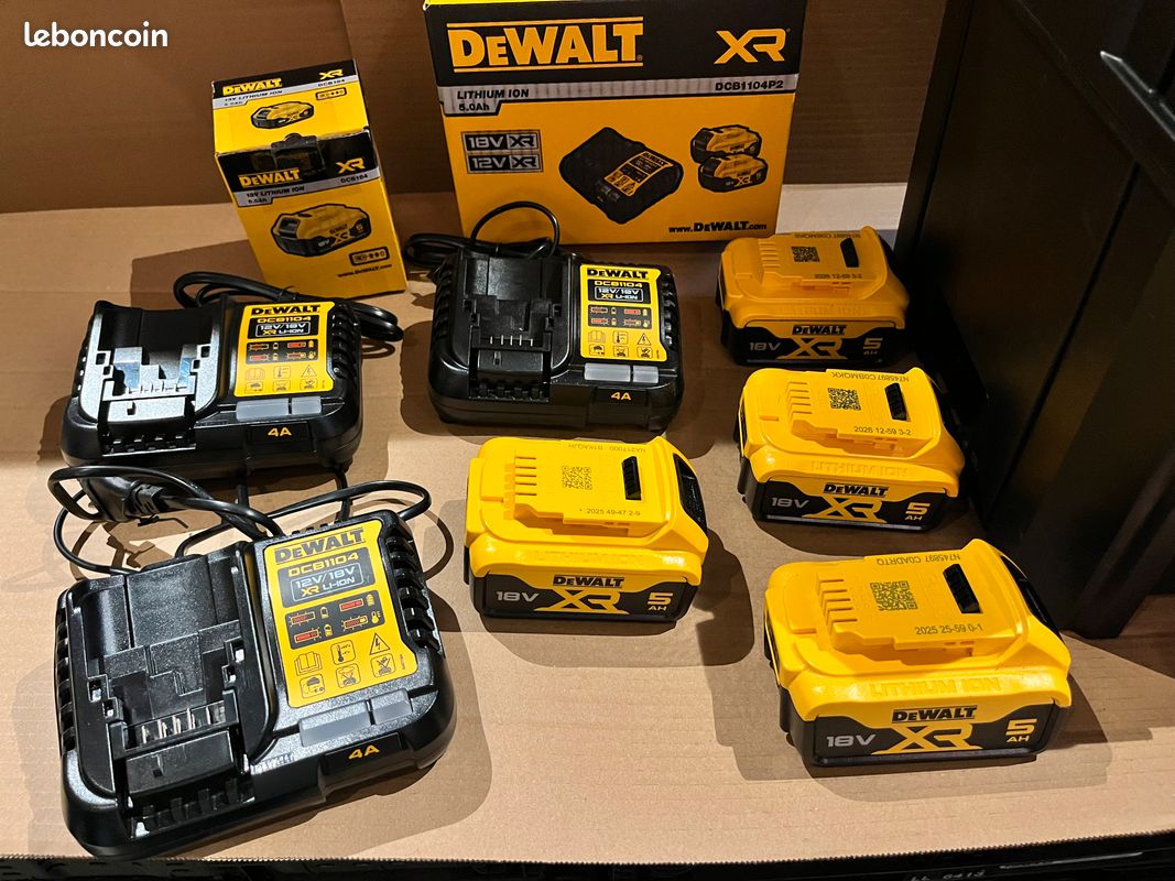7 batteries Dewalt, trois chargeurs et une grande caisse Stak (image 2)