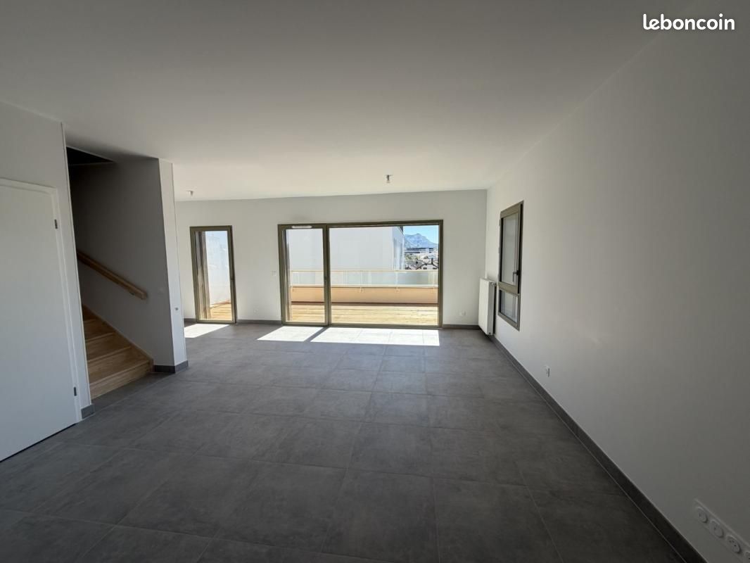 Appartement 4 pièces 106 m² · à Annecy · 106 m² · 2 670 €/mois