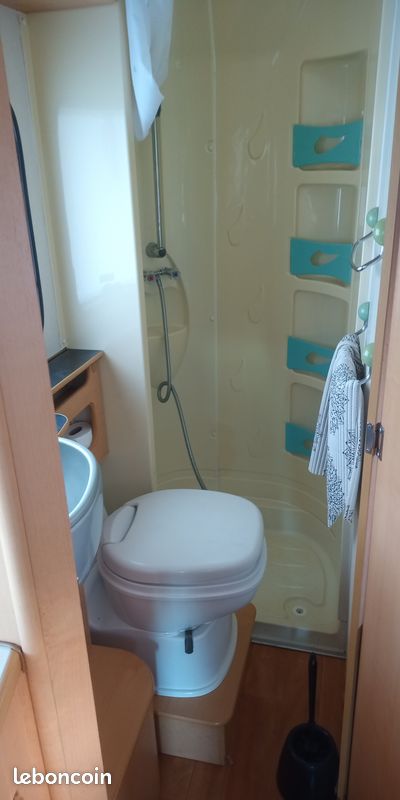 Location camping car Profile 5 places Petit gabarit (image 3)