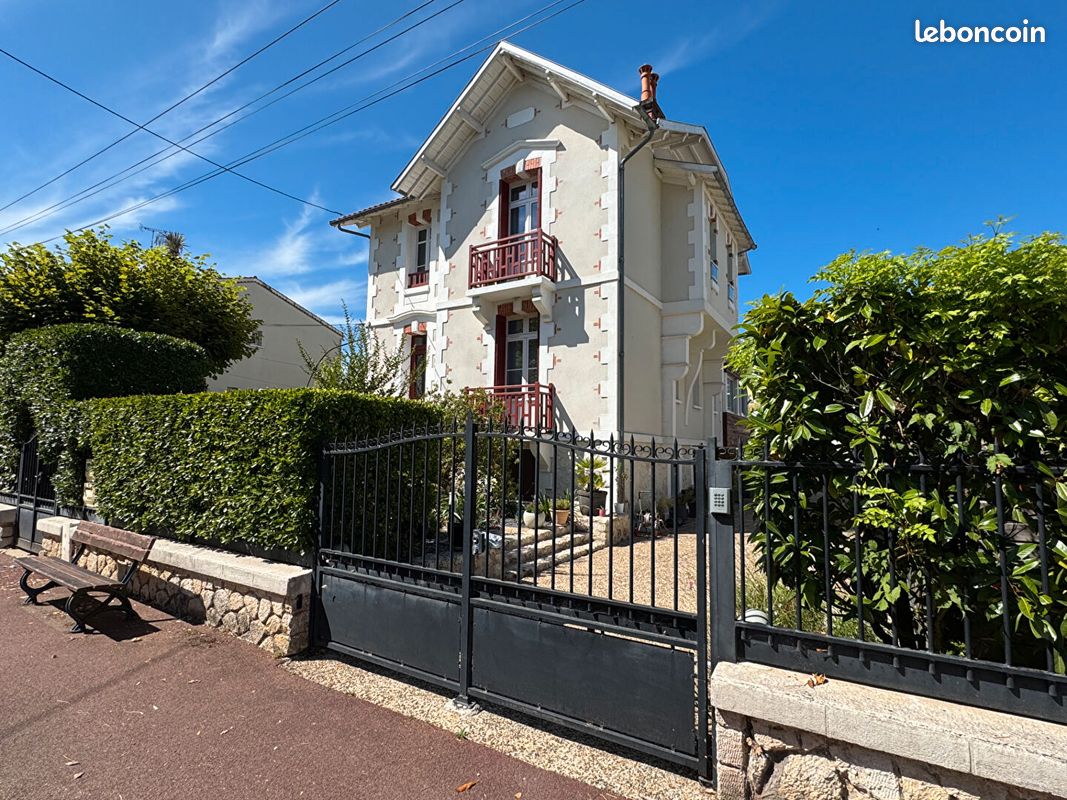 Immeuble 12 pièces 263 m² · à Royan · 263 m² · 1 089 900 €