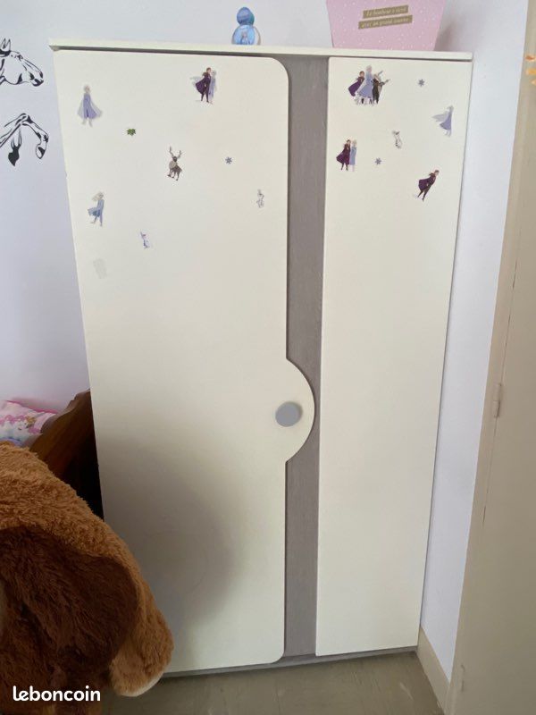 Armoire enfant en bois (image 1)