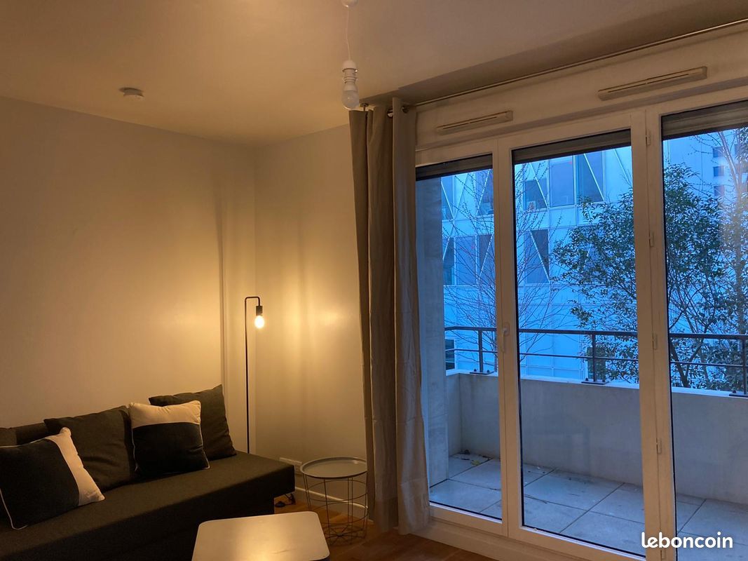 Appartement 1 pièce 22 m² · à Issy-les-Moulineaux · 22 m² · 875 €