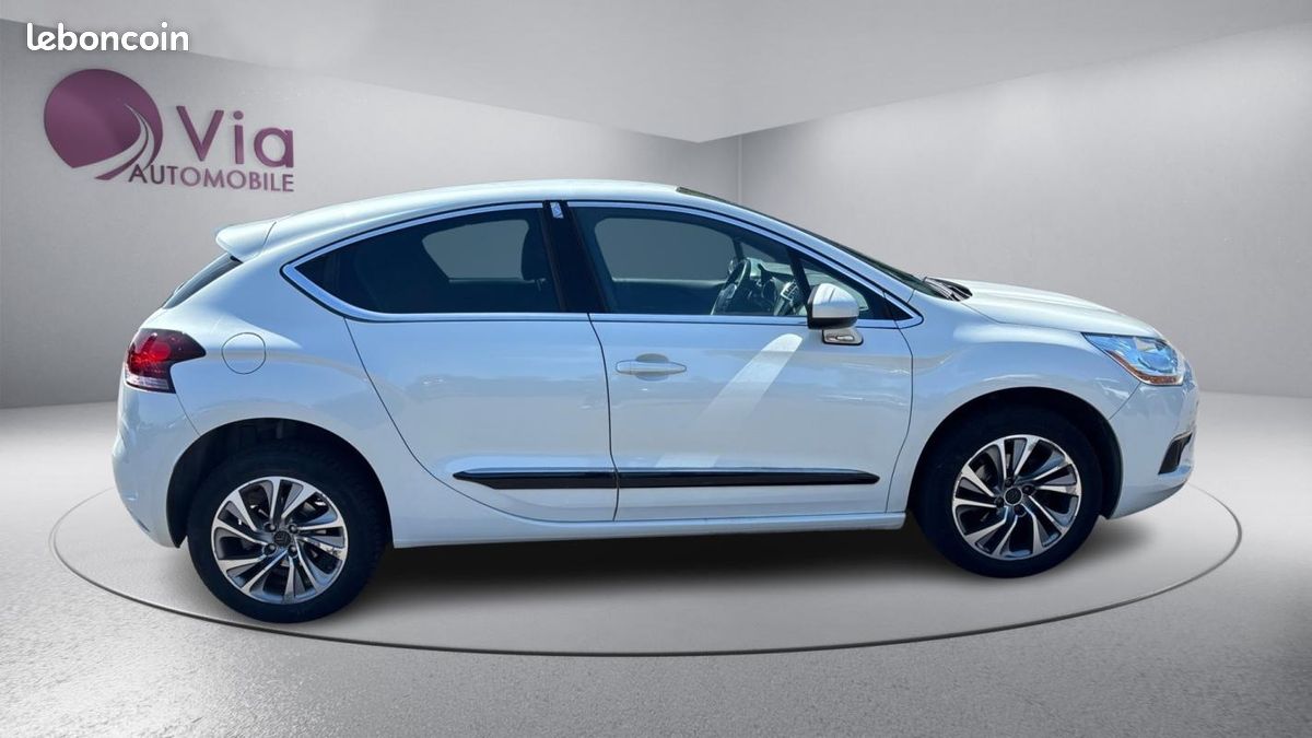 Citroën DS4 e-HDi 115 So Chic ETG6 (image 7)