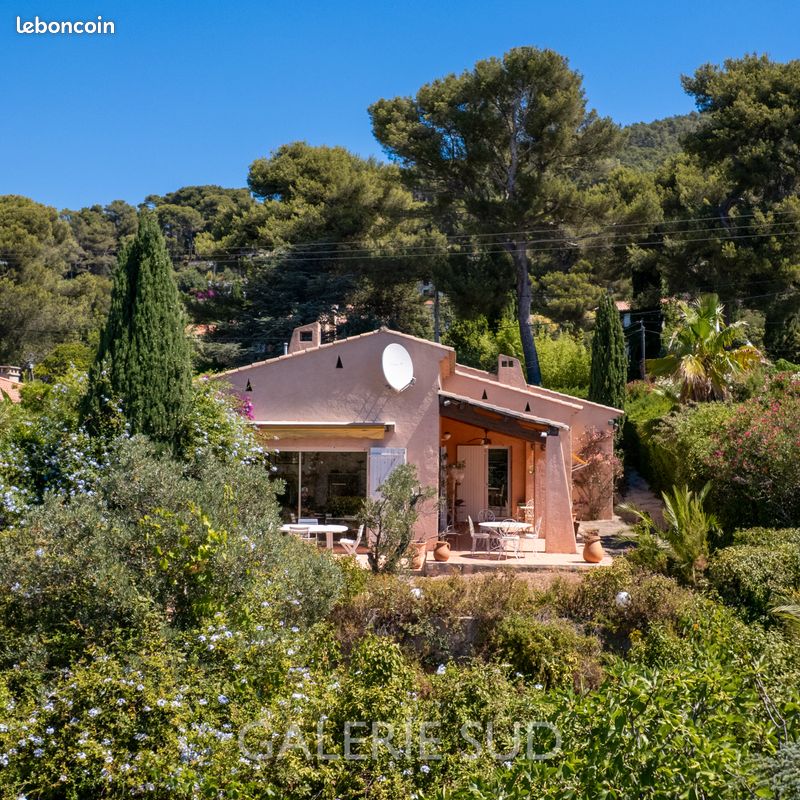 Maison 4 pièces 101 m² · à Carqueiranne · 101 m² · 680 000 €