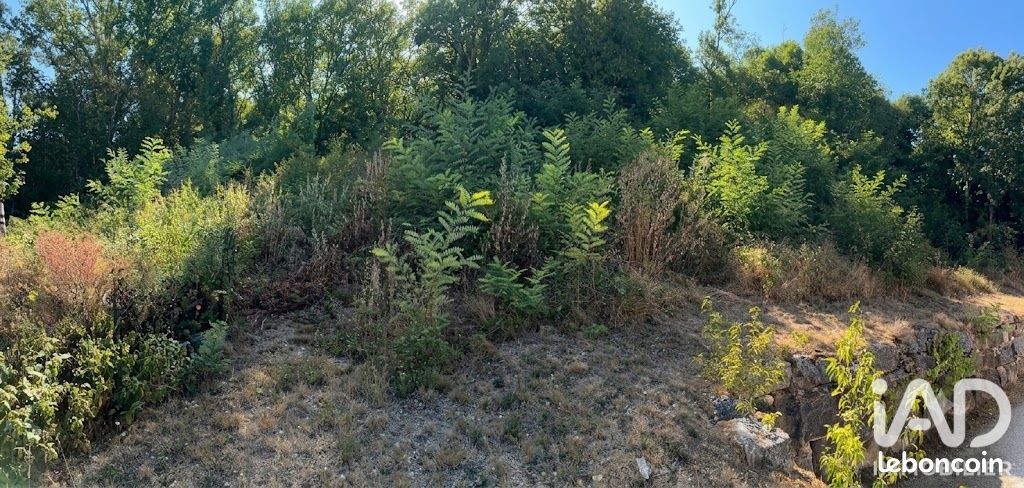 Terrain 1600 m² · à Pradines · 1 600 m² · 49 000 €