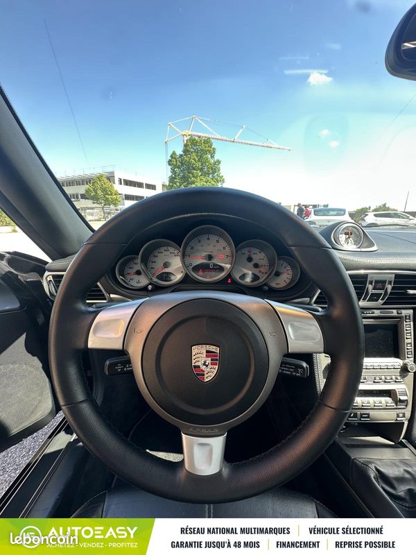 Porsche 911 3.8 FLAT 6 CARRERA 4S (image 13)