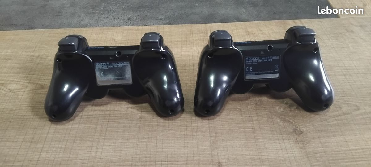 Pack PS3 Avec 2 Manettes Et 21 Jeux - Console Noire, Câbles Inclus