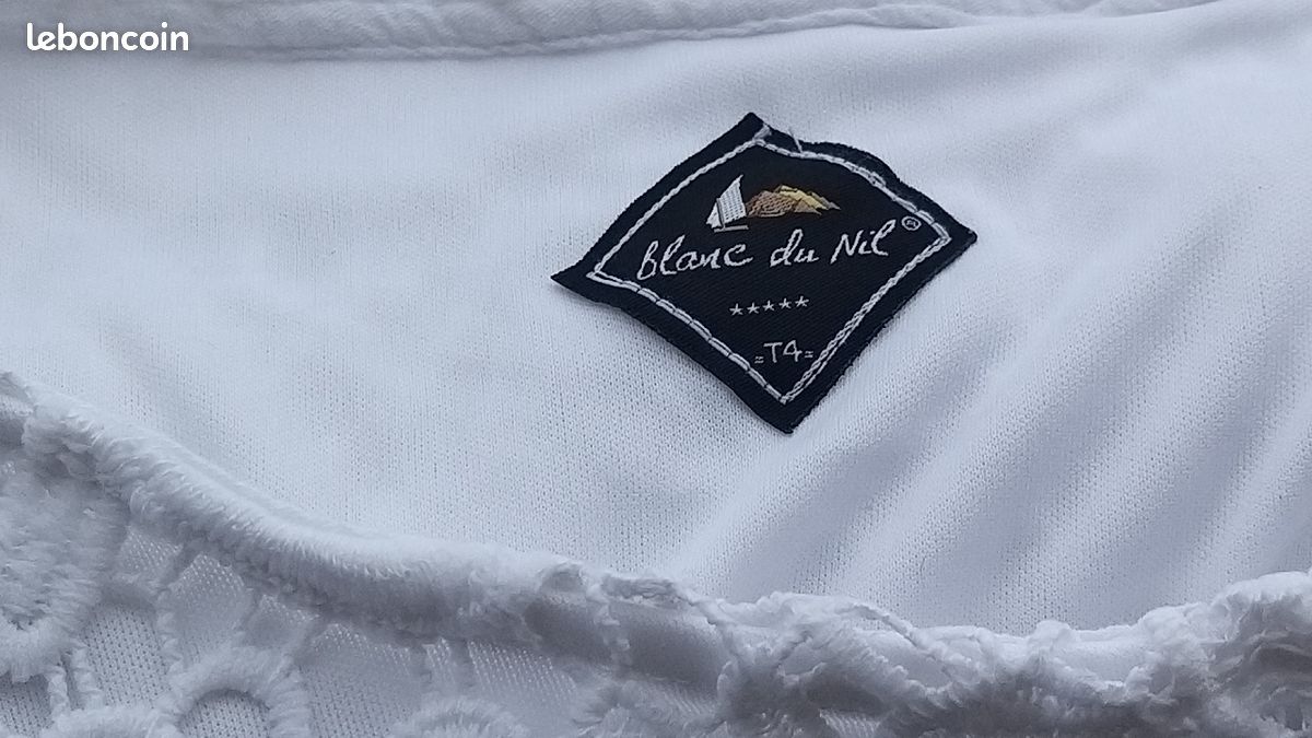 Robe Blanc du Nil nickel comme neuve (image 1)