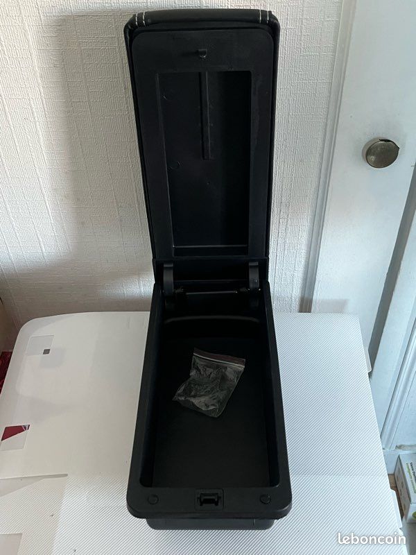 Accoudoir central de véhicule universel avec charge à induction - FD