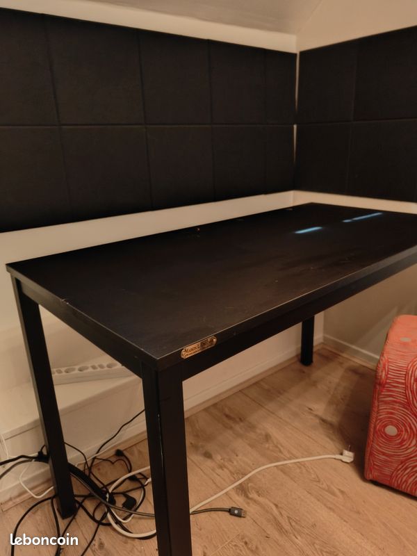 Bureau Noir 120x60cm - Supports Micro/écran - Bon état (image 1)
