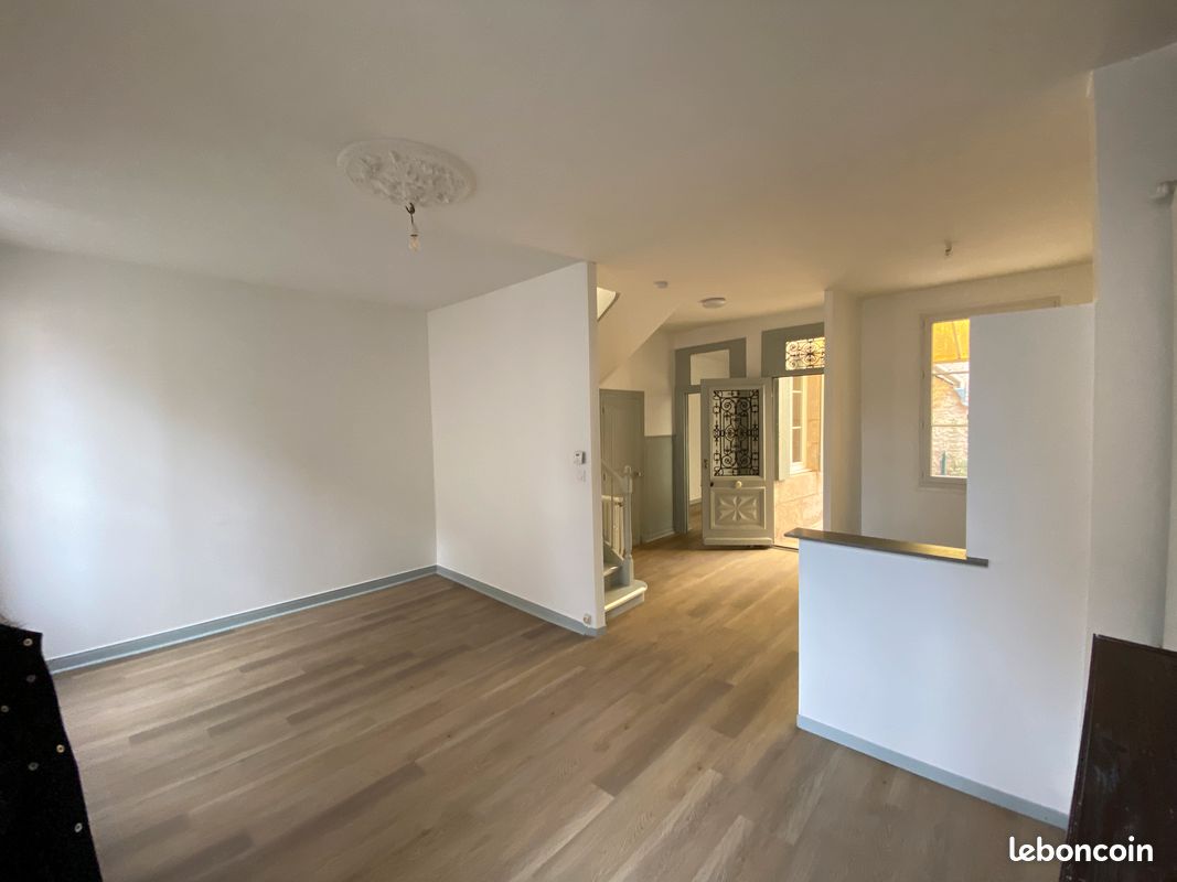 Maison 7 pièces 135 m² · à Saint-Maixent-l'École · 135 m² · 149 000 €