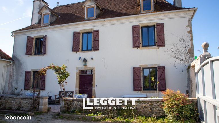 Maison 9 pièces 254 m²