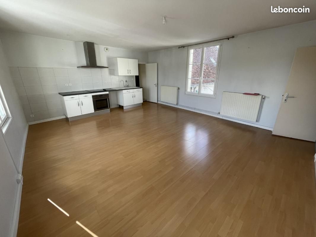Appartement 6 pièces 76 m² · à Ligueil · 76 m² · 550 €/mois