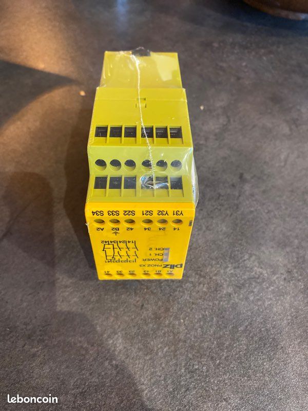 Relais De Sécurité PILZ PNOZ 24VDC 3S,10 - Occasion - Fonctionnel