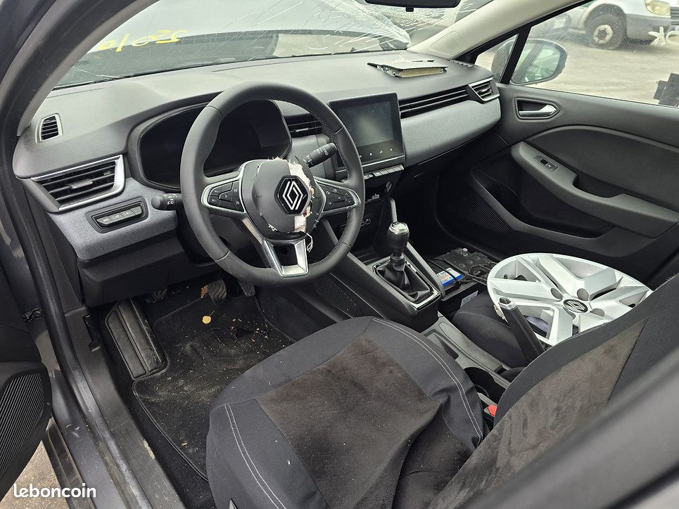 Renault Clio 5 blue-dci 100cv accidentée (image 3)