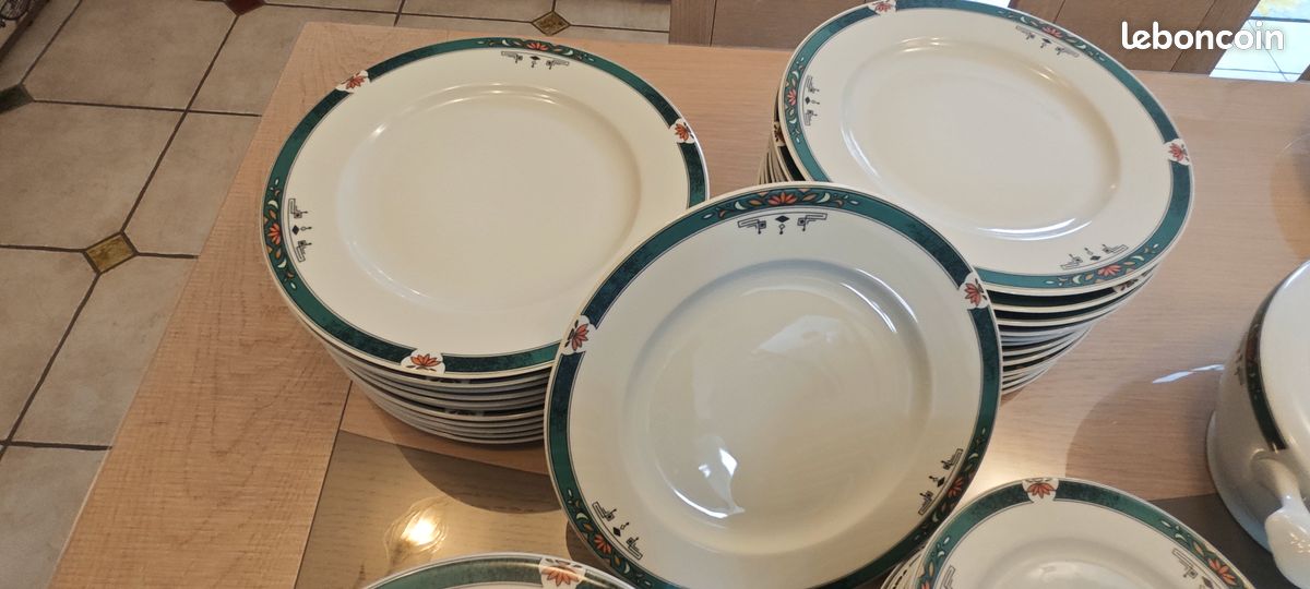 Service porcelaine de Bohème 72 pièces (image 10)