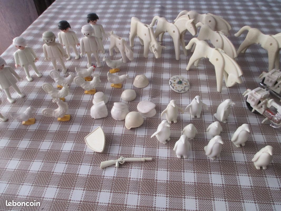 Gros lot playmobil tout themes vrac entre 75 et 80 Kg (image 1)