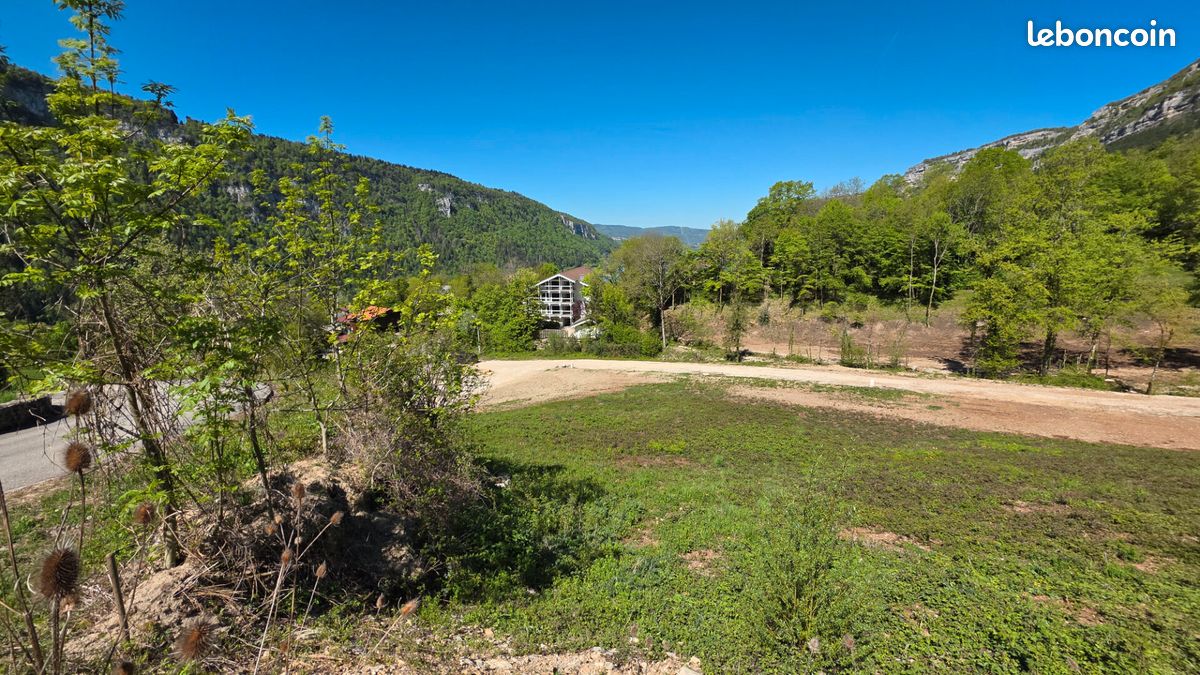 Terrain 2067 m² · à Nantua · 2 067 m² · 217 000 €