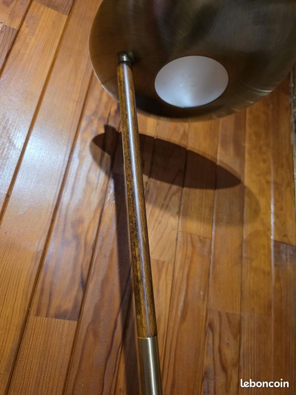 Lampadaire design métal & bois – Élégance moderne (image 12)
