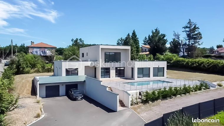 Maison 6 pièces 198 m²