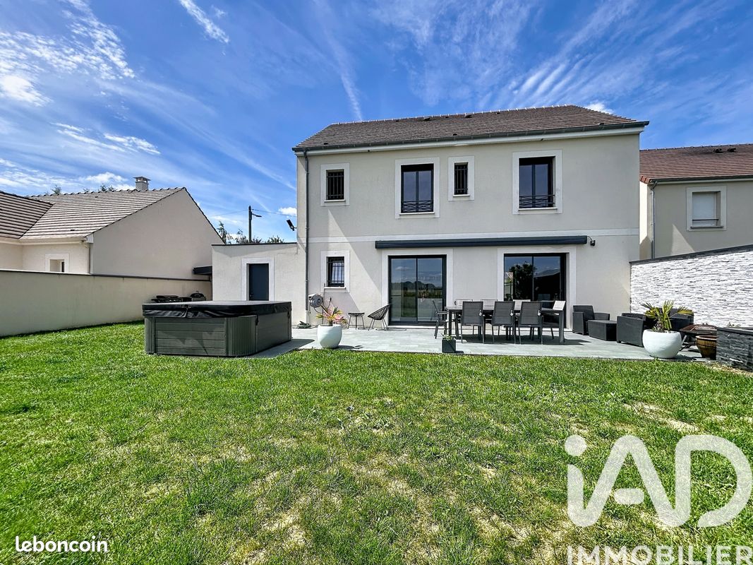 Maison 6 pièces 136 m² · à Liverdy-en-Brie · 136 m² · 485 000 €