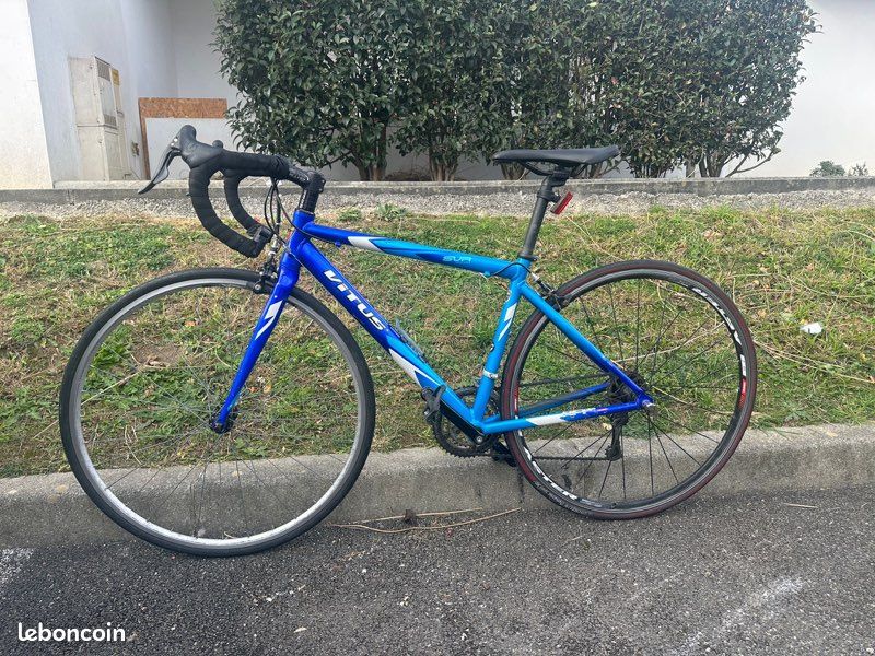 Vélo De Course Homme Vitus – Cadre Alu, Roues 650, 16 Vitesses – Jaune Flash – Très Bon état
