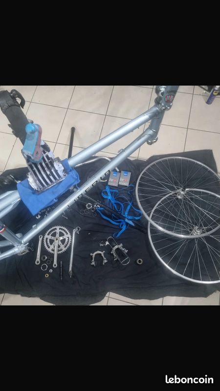 Vélo vintage entièrement rénové (image 7)