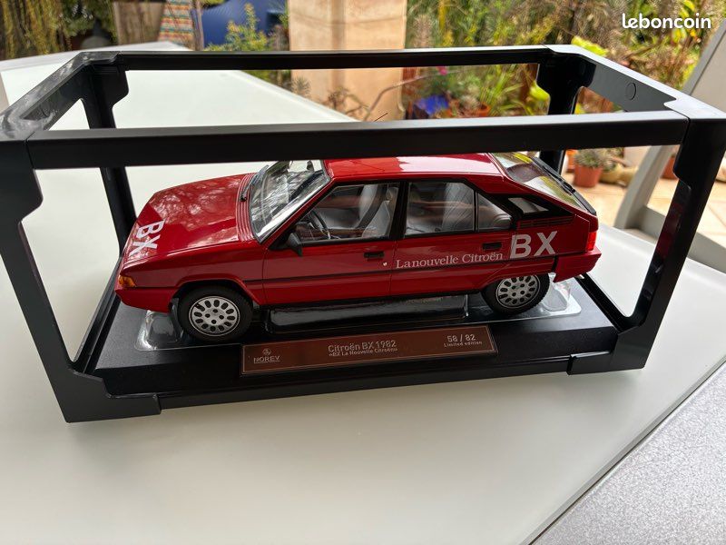 Miniature Norev Citroën 22 Huit Cylindres - Échelle 1:43 - Série Limitée Rare