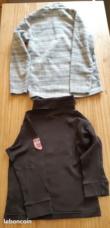 Lot vêtements garçon 8 ans - 1 sous-pull col roulé + 1 pull polaire Quechua (image 2)