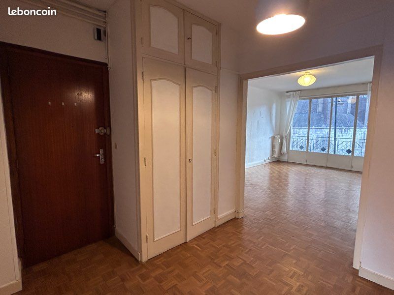Appartement 3 pièces 77 m² · à Valenciennes · 77 m² · 890 €