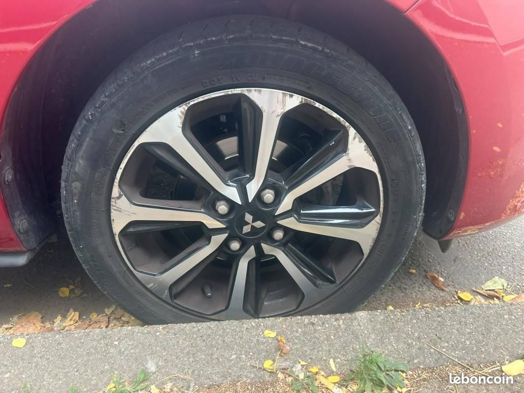 Mitsubishi Space Star 1.2 MIVEC 71ch Red Line EDITION 2023 (image 19)