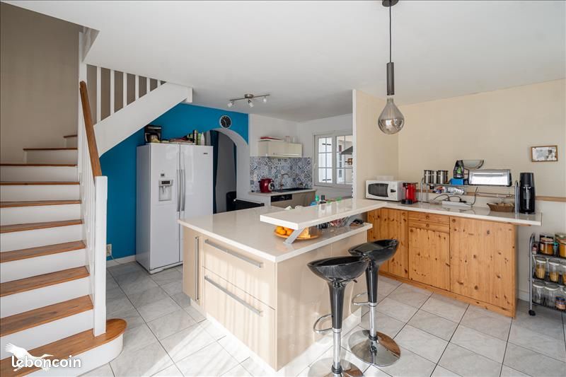 Maison 7 pièces 178 m² - Matha 17160 (image principale 5)