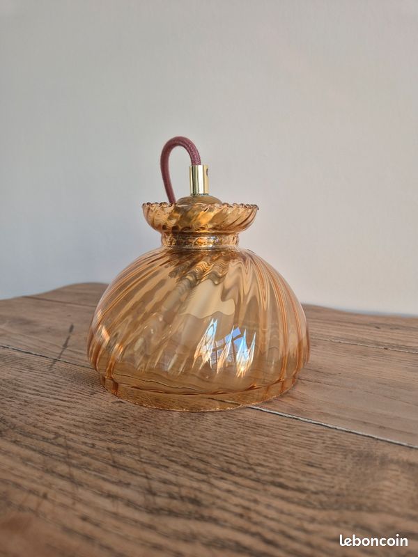 Lampe Eugénie ambrée (image 1)