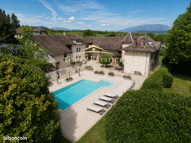 Maison 12 pièces 388 m²