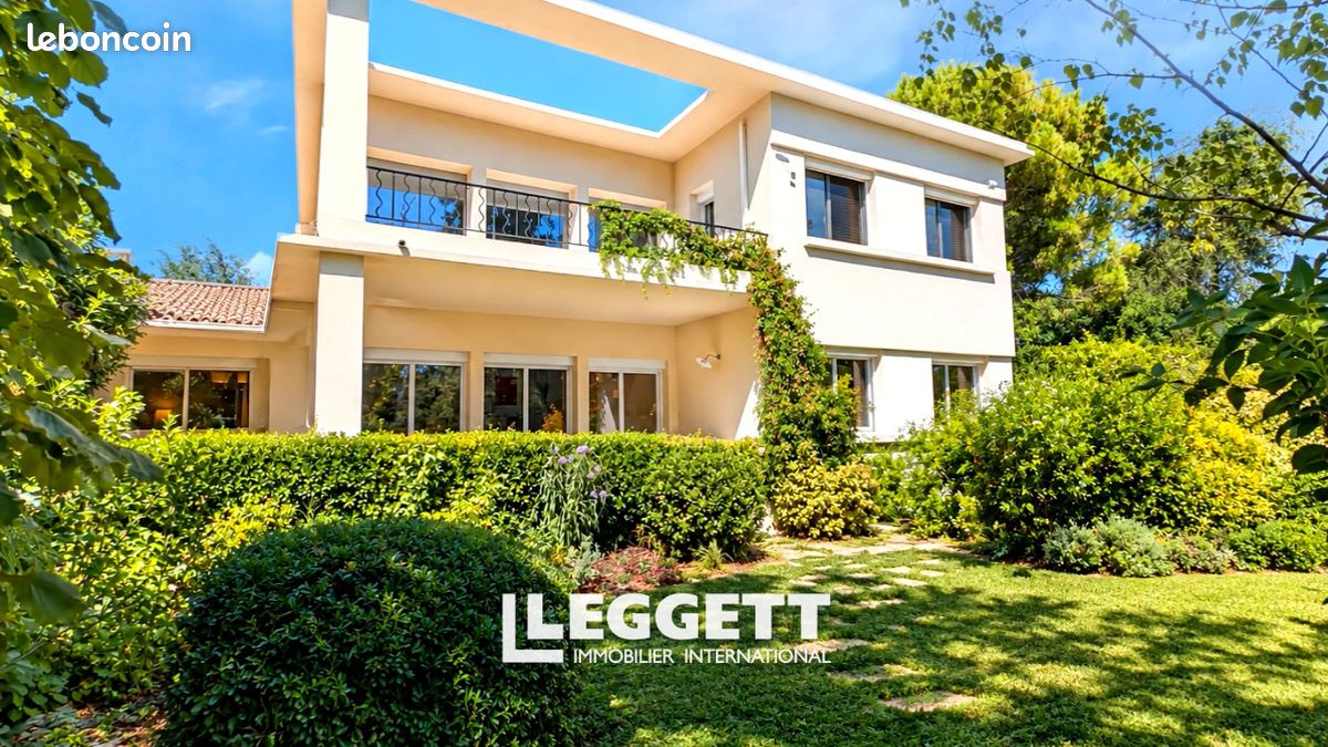 Maison 10 pièces 196 m² · à Avignon · 196 m² · 570 000 €