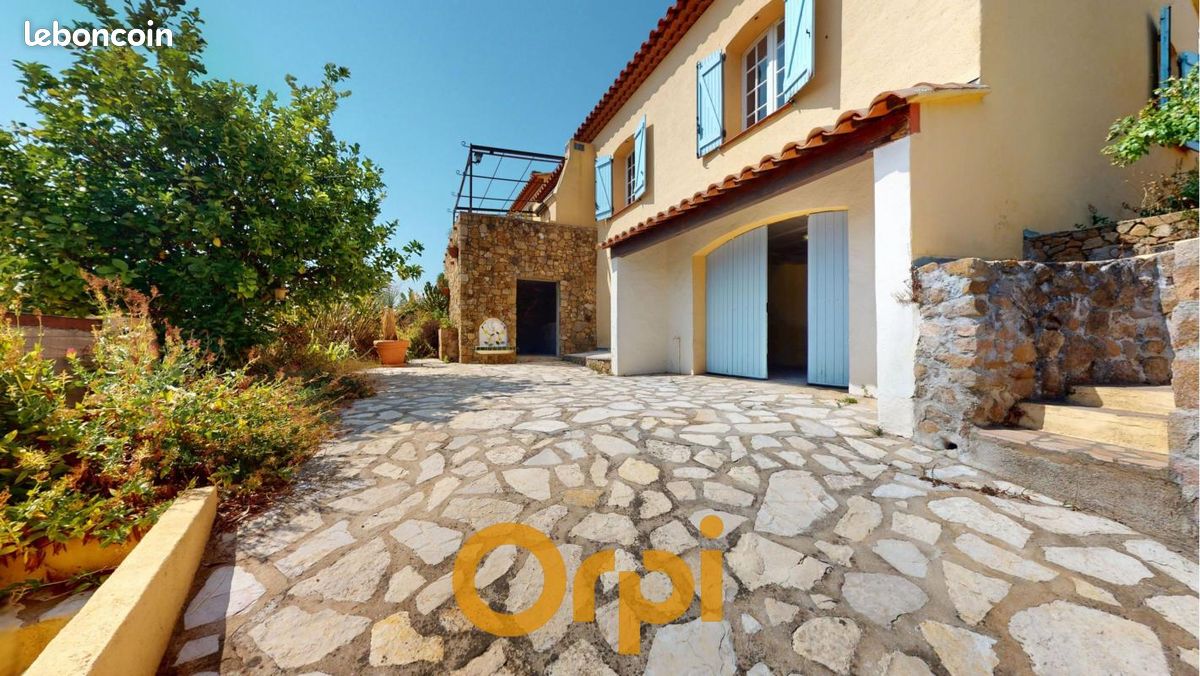 Maison 4 pièces 87 m² · à Carqueiranne · 87 m² · 635 000 €