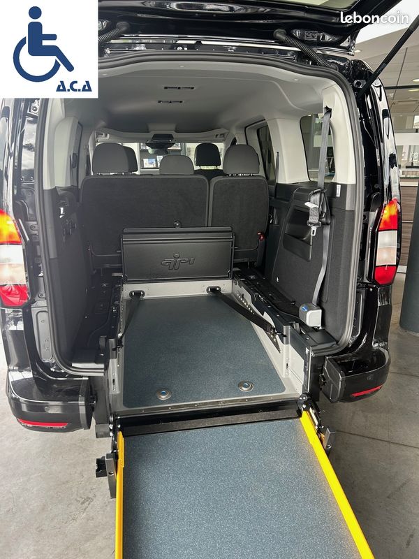 Ford Grand Tourneo Connect Titanium 2.0 EcoBlue 122 DSG7 - Handicap - TPMR👨🦽 (image 3)