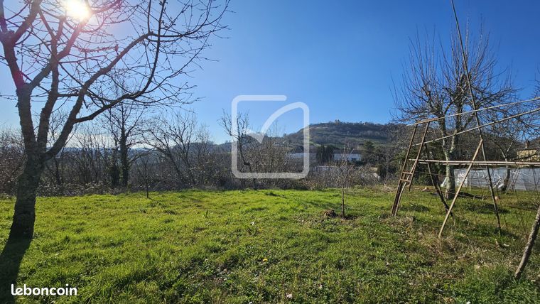 Terrain 950 m² Yssandon