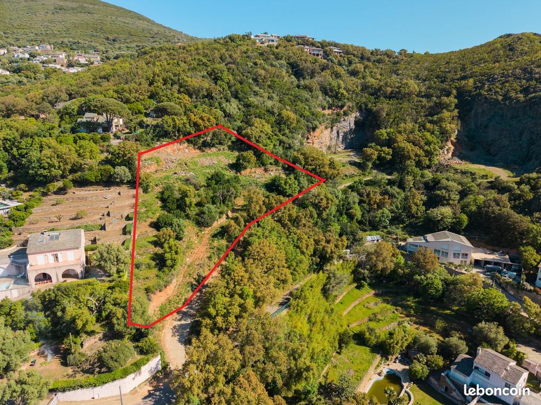 Terrain 4489 m² · à Santa-Maria-Di-Lota · 4 489 m² · 990 000 €