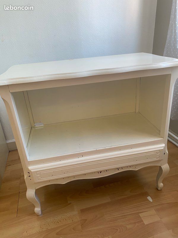 Commode (image 1)