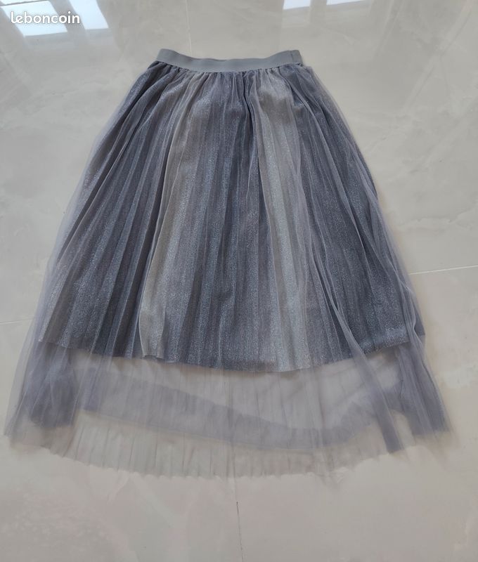 Jolie jupe scintillante dessus tulle, taille élastique. Parfait état. Taille M. Marque J. Stars (image 1)