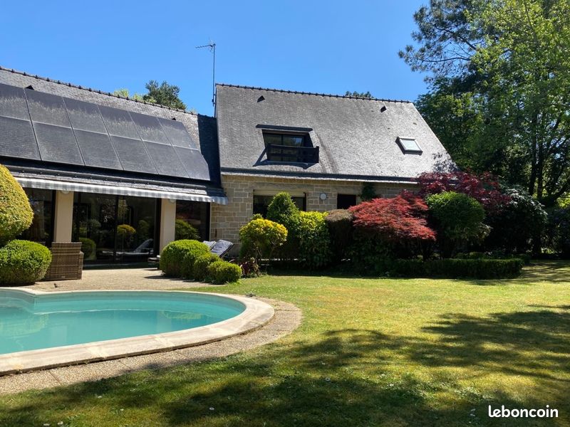 Maison 9 pièces 210 m² · à Ploemel · 210 m² · 835 000 €