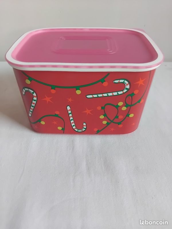 Boîte Tupperware Optimum Noël Hello Kitty - Édition Limitée - Occasion
