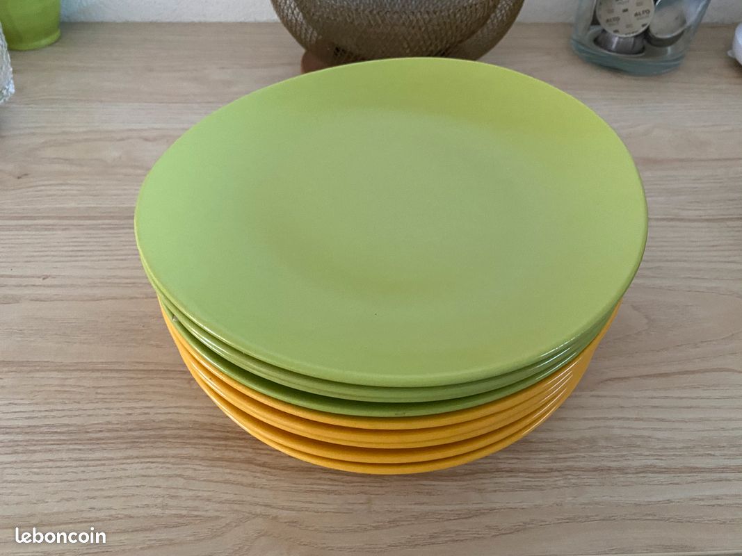 Vente lot de 9 assietteS (image 1)