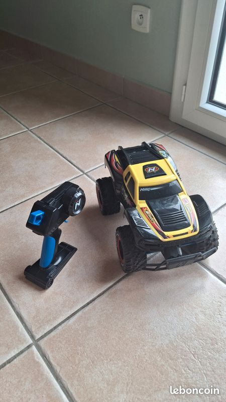 4x4 voiture télécommandée (image 1)