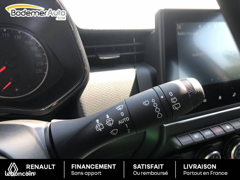 Renault Clio TCe 90 Equilibre (image 13)