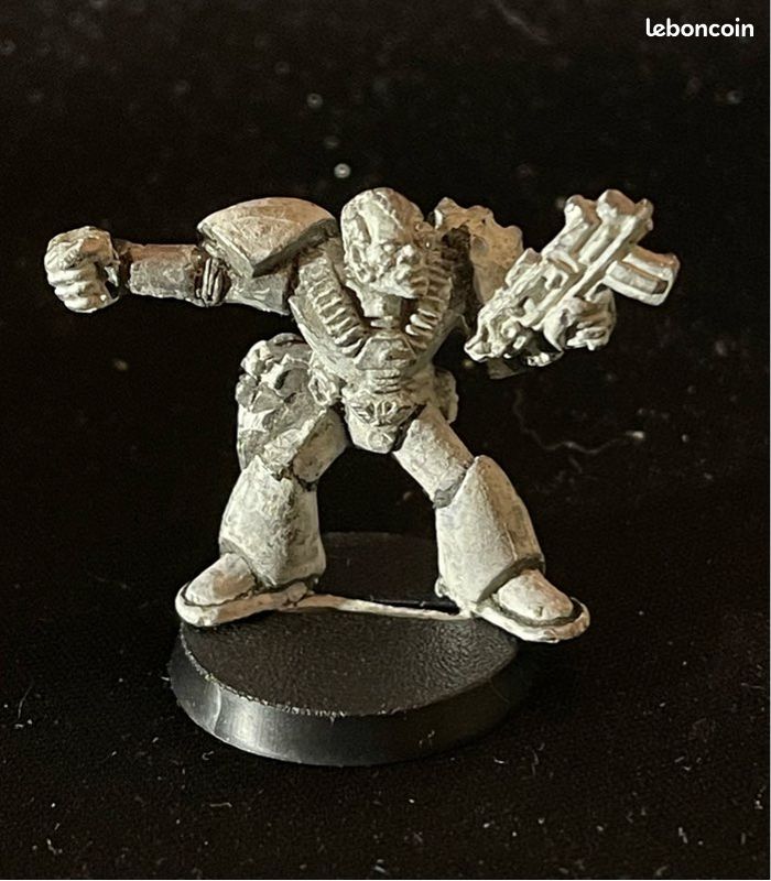 Warhammer rogue trader Captain Space Marine metal 1980’ oop (image 1)
