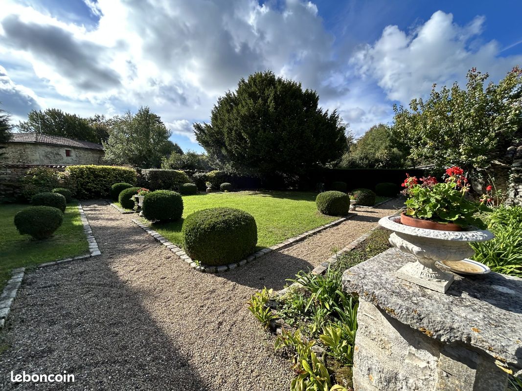Maison 6 pièces 188 m² · à Saint-Claud · 188 m² · 199 500 €
