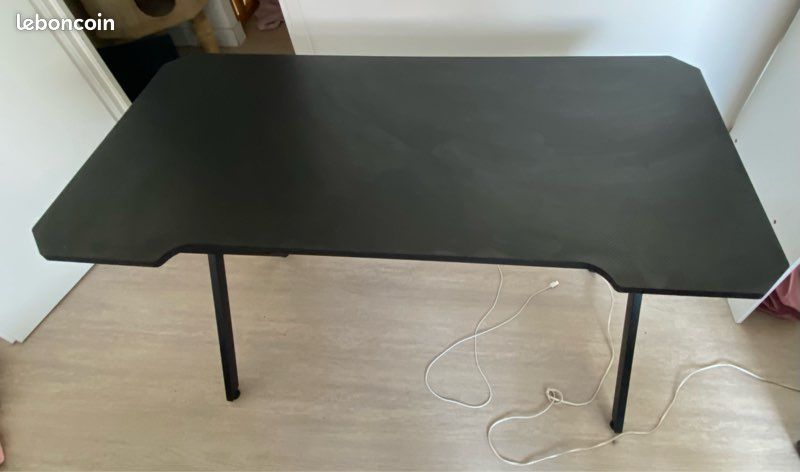Bureau (image 1)