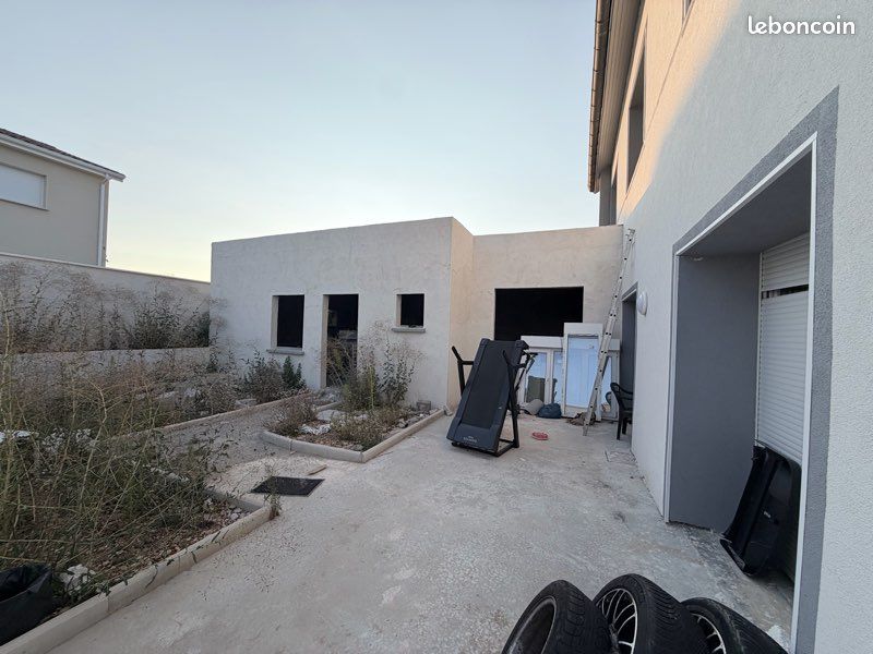 Maison individuelle avec fort potentiel – 200 m² + studio de 60 m² sur terrain de 450 m² – Saint-Priest (Route d’Heyrieux) Située au 87 Route d’Heyrieux à Saint-Priest, cette maison individuelle offr (image 5)